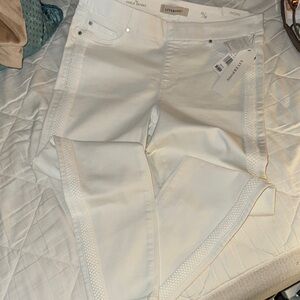 Liverpool Jeans Company Ivory Ankle Pants